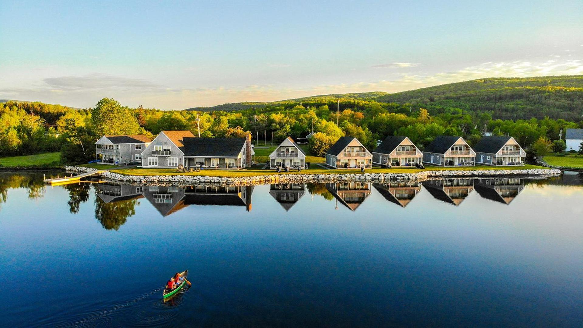 Keltic Quay Cottages & Bayfront Lodge Whycocomagh Bagian luar foto