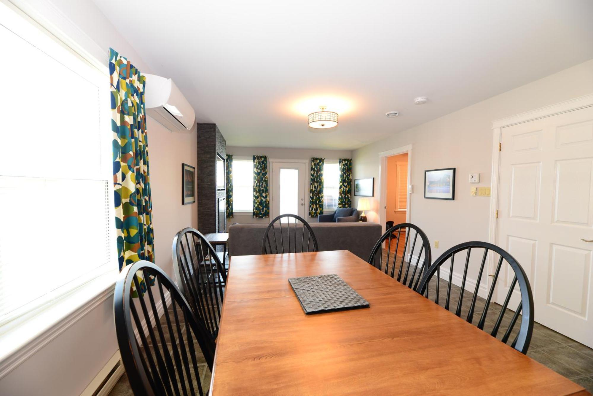 Keltic Quay Cottages & Bayfront Lodge Whycocomagh Bagian luar foto