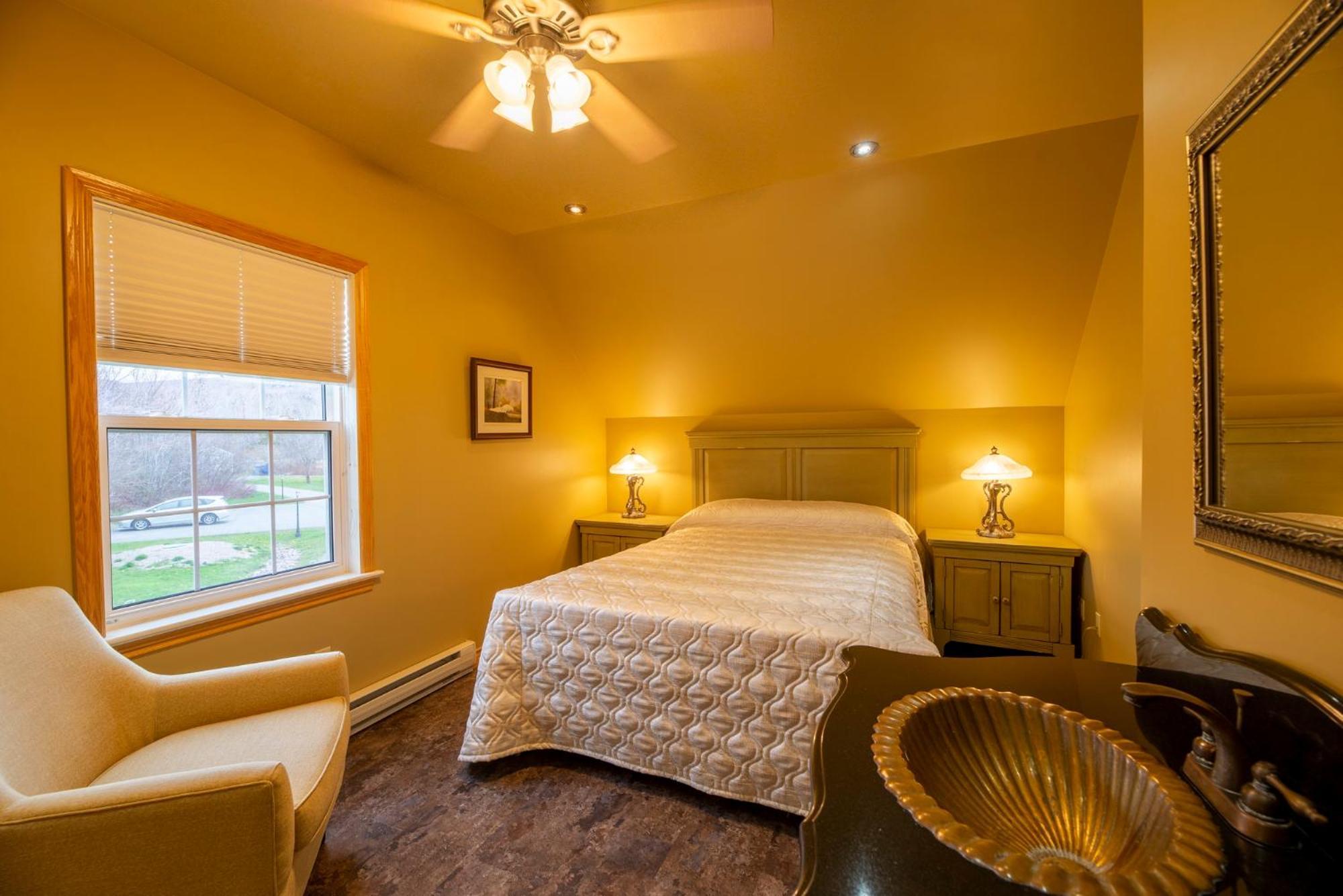 Keltic Quay Cottages & Bayfront Lodge Whycocomagh Bagian luar foto