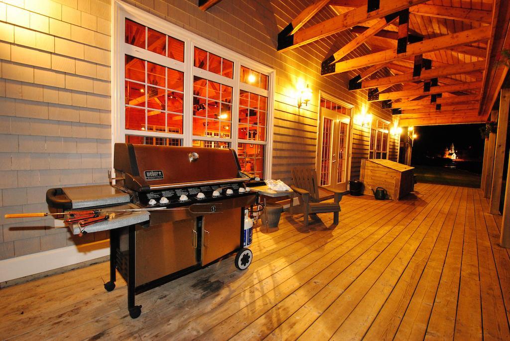Keltic Quay Cottages & Bayfront Lodge Whycocomagh Bagian luar foto