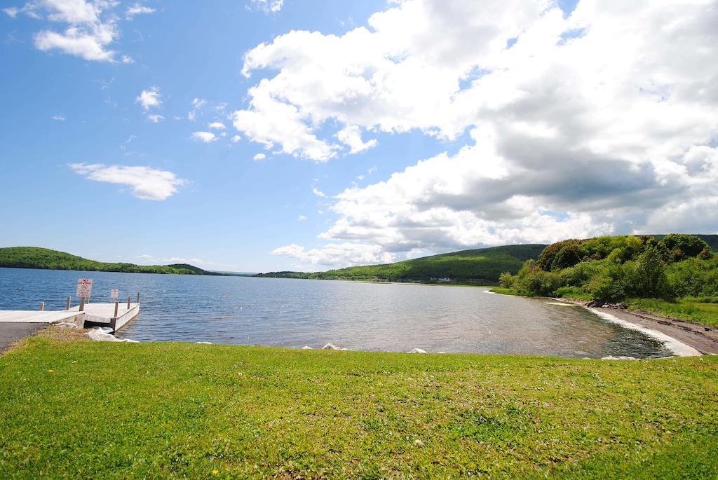 Keltic Quay Cottages & Bayfront Lodge Whycocomagh Ruang foto