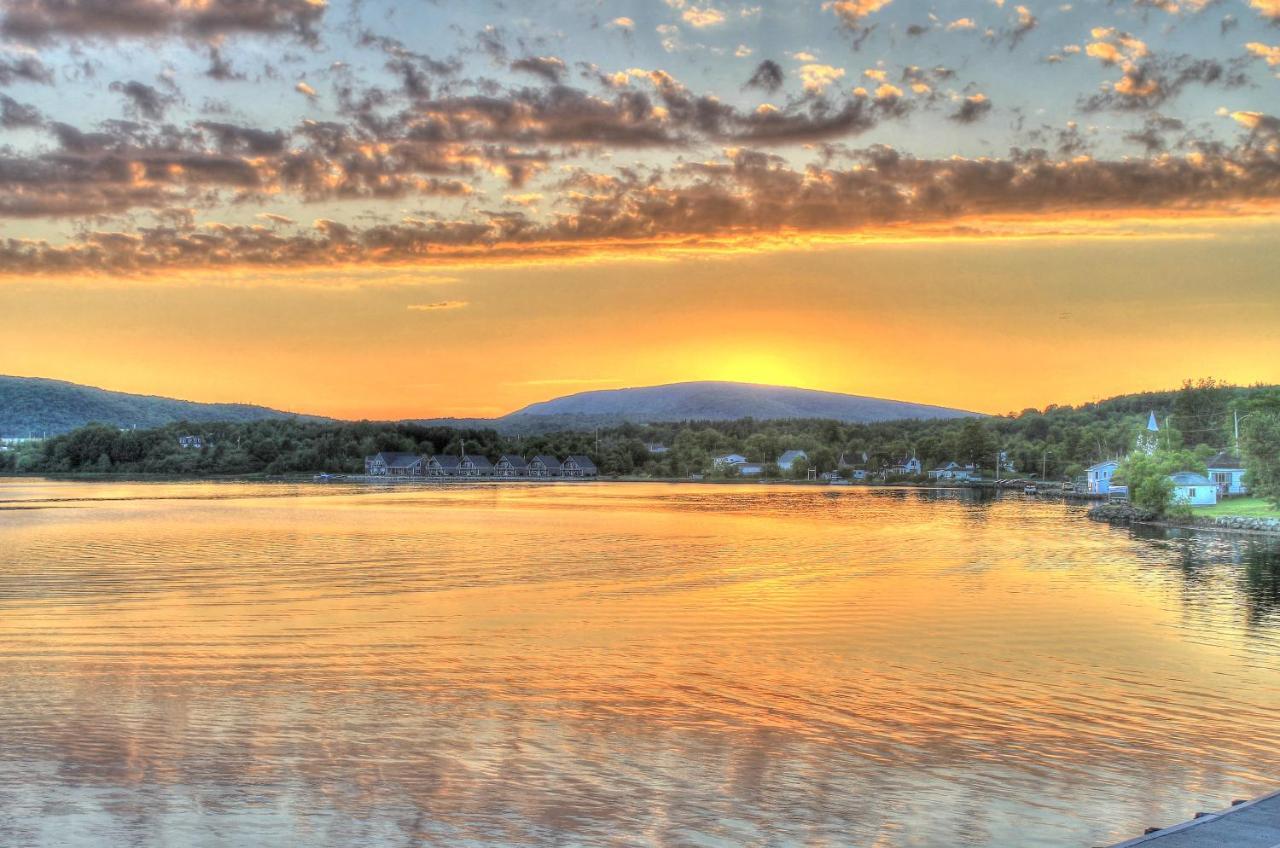 Keltic Quay Cottages & Bayfront Lodge Whycocomagh Bagian luar foto