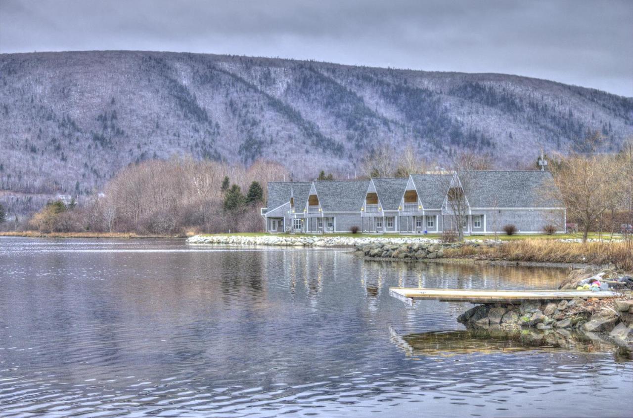 Keltic Quay Cottages & Bayfront Lodge Whycocomagh Bagian luar foto