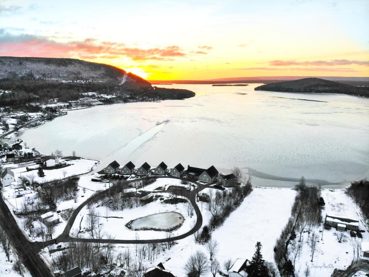 Keltic Quay Cottages & Bayfront Lodge Whycocomagh Bagian luar foto